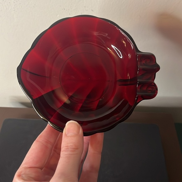 Vintage Leaf Shape Glass Ashtray by Anchor Hocking in Royal Ruby Red - Picture 2 of 9